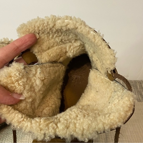 UGG / Capsia Winter Boots Size 8 - Picture 10 of 12